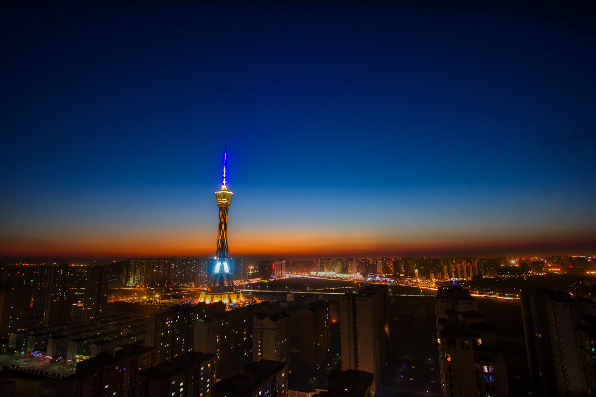 特斯·冯·迪克：南非羚羊队中场的技术大师，推动进攻节奏