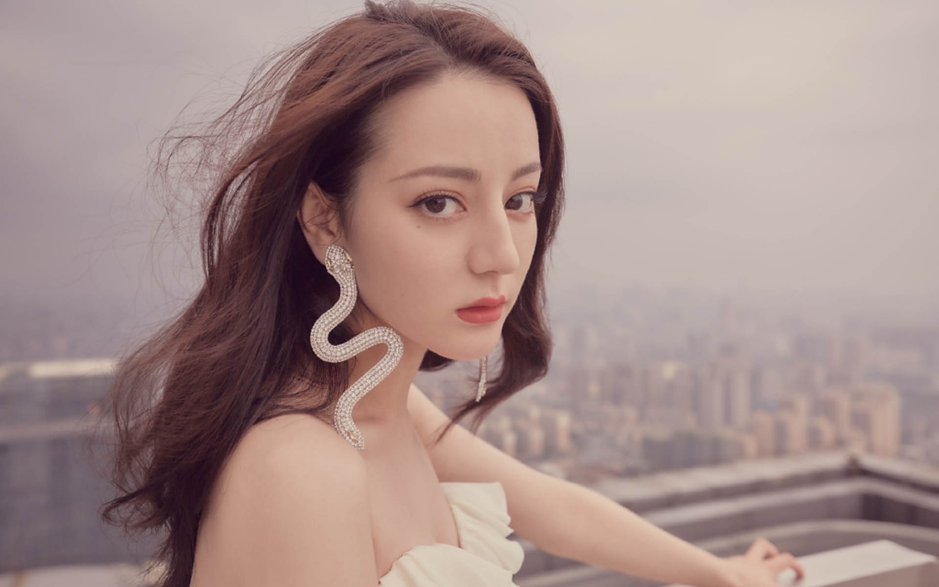 kaiyun官方网站-英超争冠大战：逆风翻盘的经典瞬间，英超争顶成功率